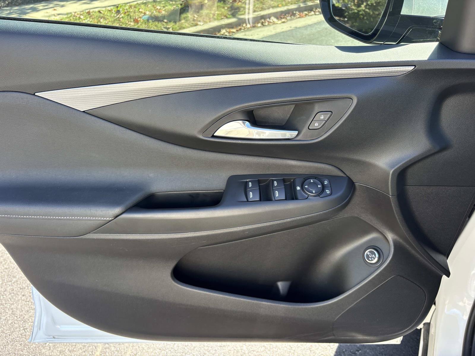Used 2025 Buick Envista Avenir FWD image 12
