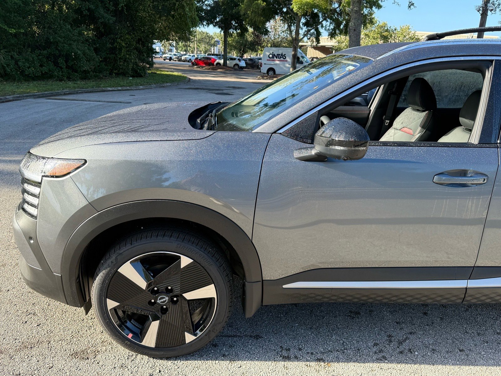 New 2026 Nissan Kicks SR image 2