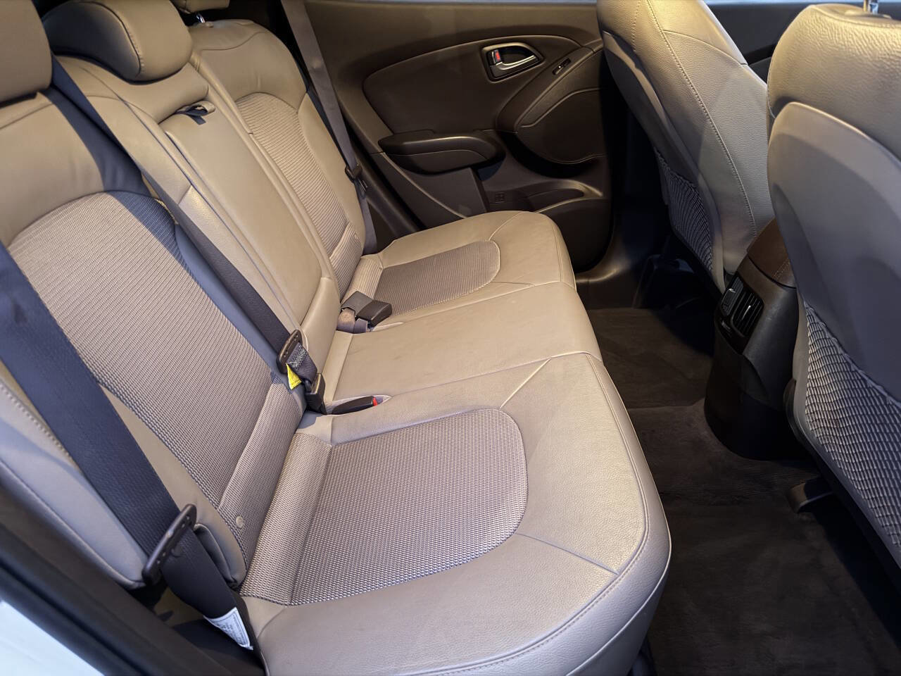 Used 2015 Hyundai Tucson SE image 35