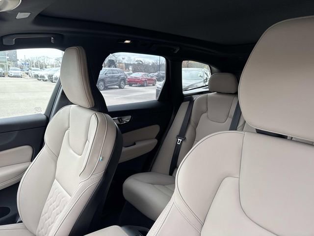 Used 2026 Volvo XC60 B5 Plus w/ Climate Package image 33