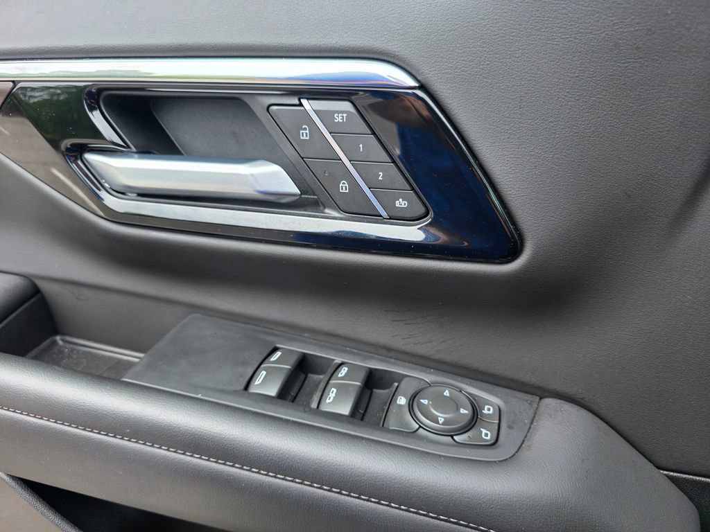 Used 2025 Chevrolet Tahoe LT AWD/4WD image 14