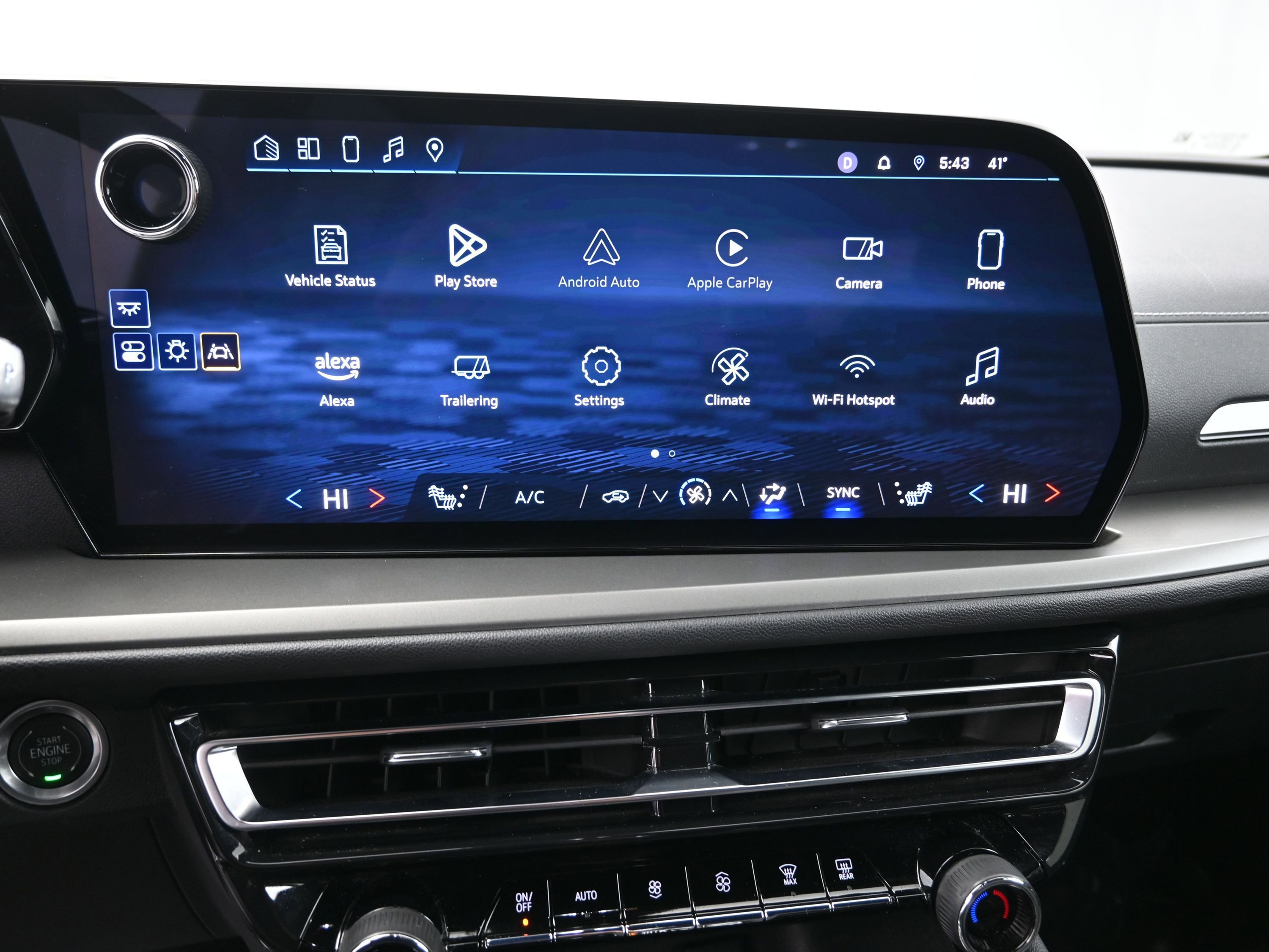 Used 2025 Chevrolet Traverse LT image 15