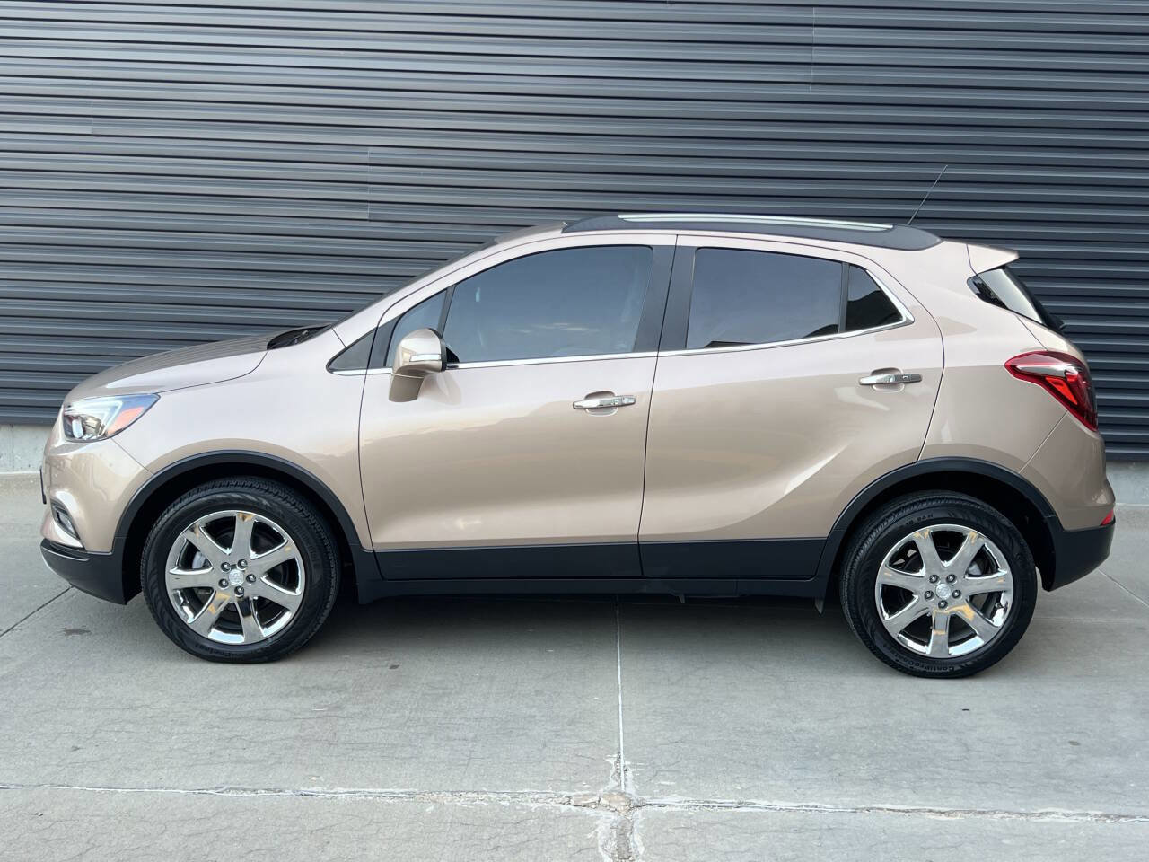 Used 2019 Buick Encore Essence w/ Experience Buick Package image 9