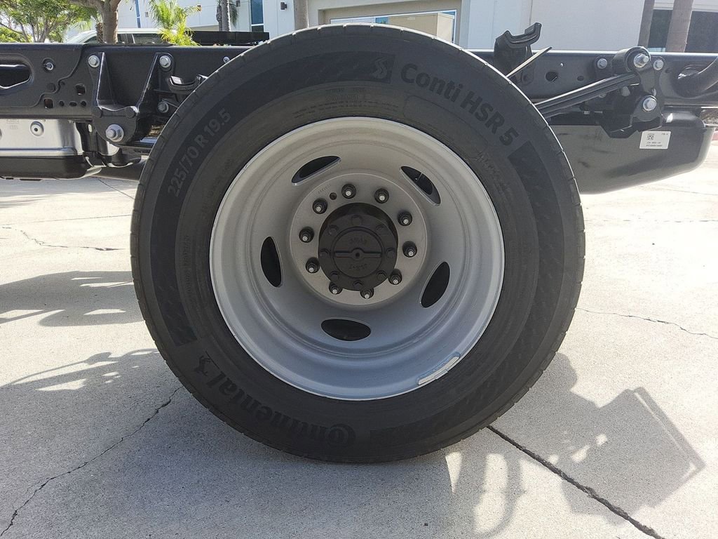 New 2026 Ford F550 2WD Regular Cab Super Duty image 13