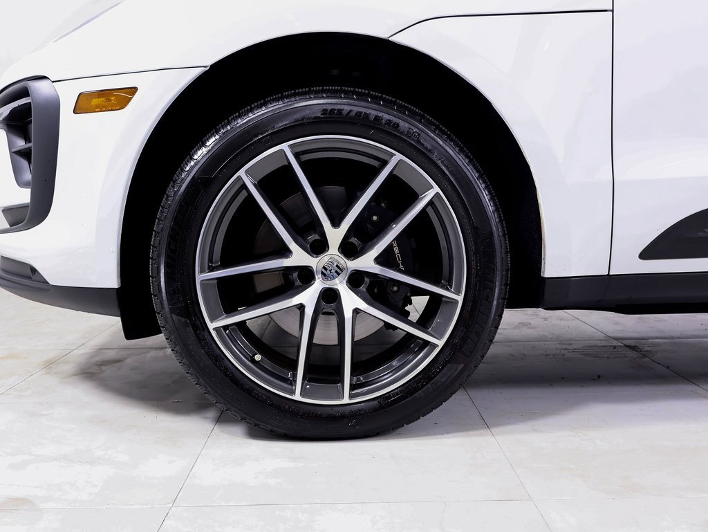 Certified 2024 Porsche Macan w/ Premium Plus Package image 22