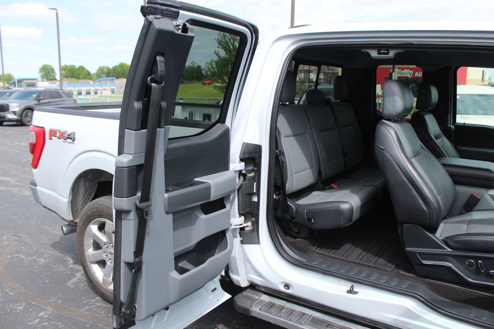 Used 2021 Ford F150 Lariat w/ Max Trailer Tow Package AWD/4WD image 15