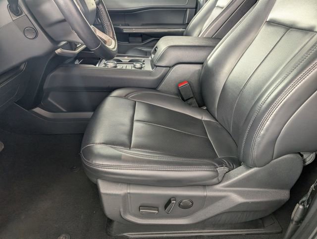 Used 2024 Ford Expedition Max XLT image 13