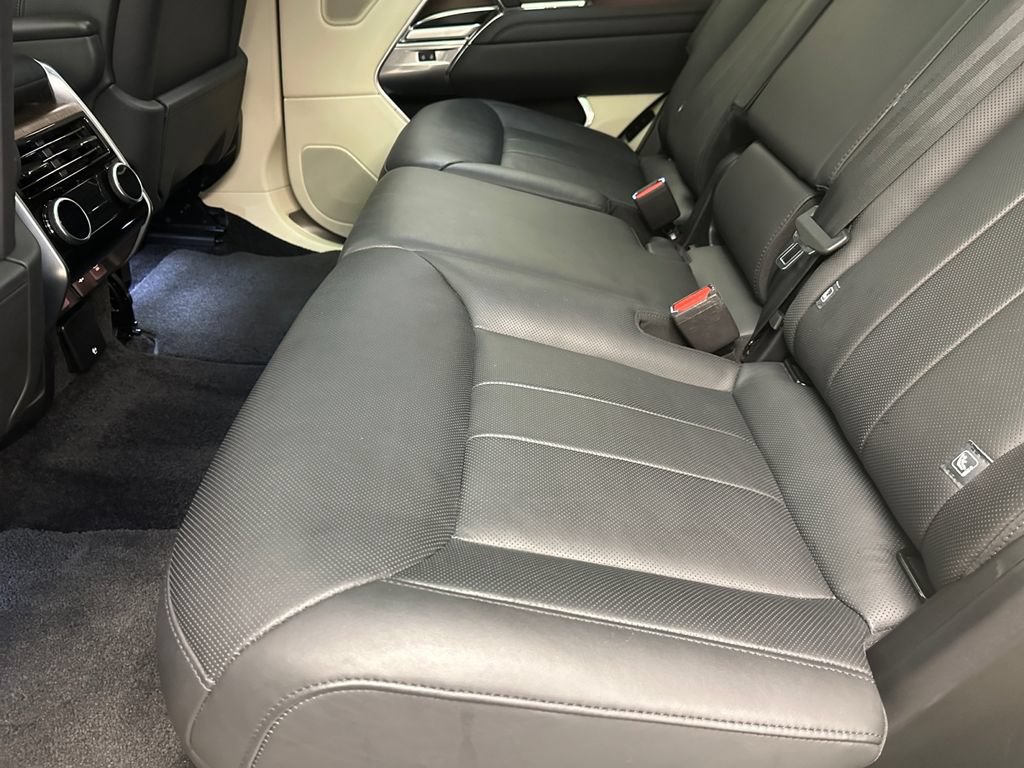 Used 2024 Land Rover Range Rover Long Wheelbase SE AWD/4WD image 19
