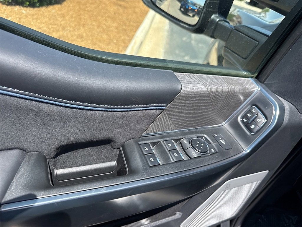 New 2025 Ford F350 Platinum w/ FX4 Off-Road Package image 35