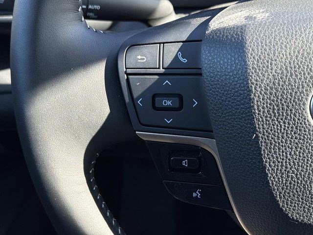 Used 2025 Toyota Crown XLE image 24