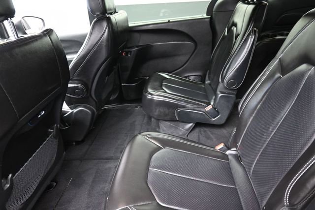 Used 2023 Chrysler Pacifica Touring-L w/ S Appearance Package FWD image 22