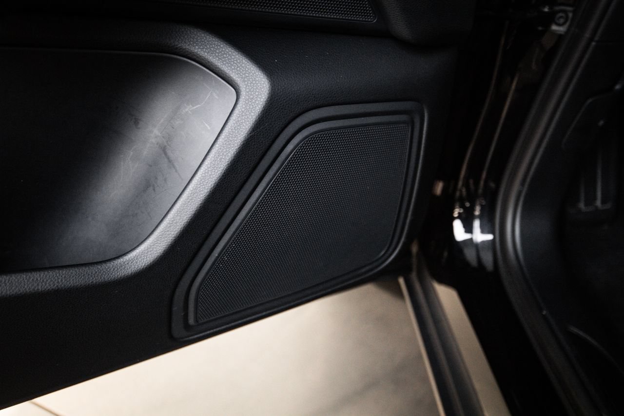 Certified 2023 Porsche Macan AWD/4WD image 21
