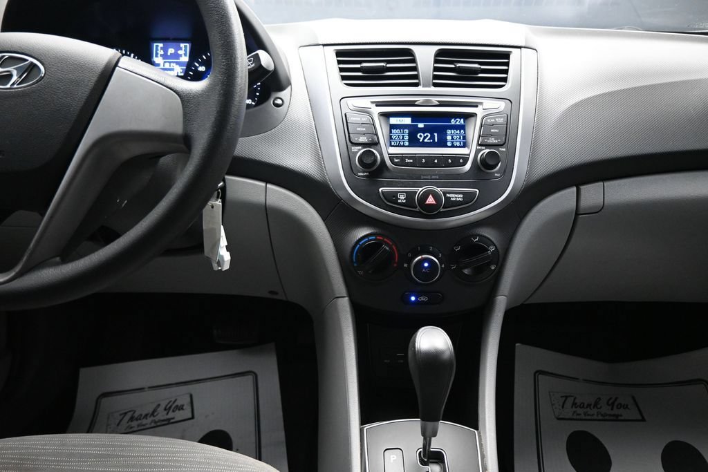 Used 2015 Hyundai Accent GLS FWD image 16