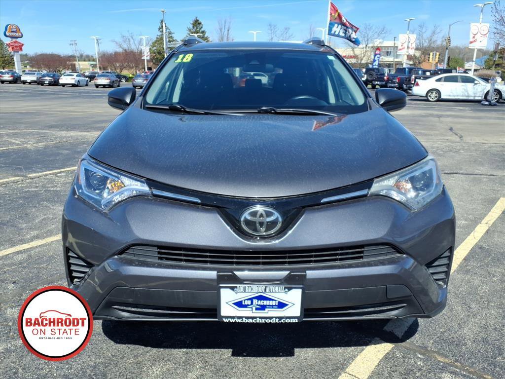 Used 2018 Toyota RAV4 LE AWD/4WD image 2