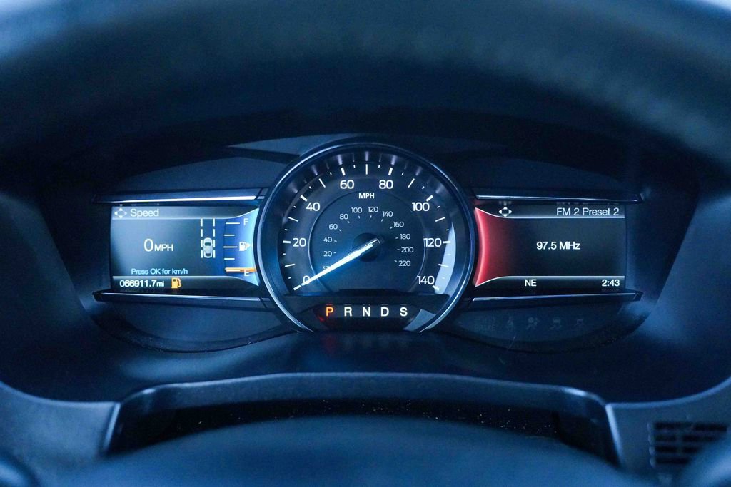 Used 2018 Ford Explorer XLT w/ Equipment Group 202A AWD/4WD image 27