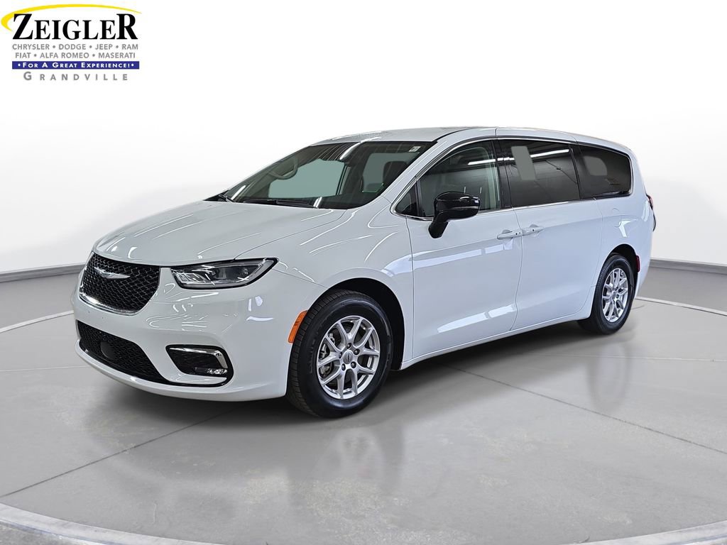 Certified 2024 Chrysler Pacifica Touring-L