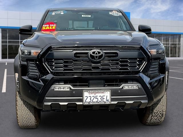 Used 2025 Toyota Tacoma TRD Off-Road w/ TRD Off Road Upgrade Package AWD/4WD image 2
