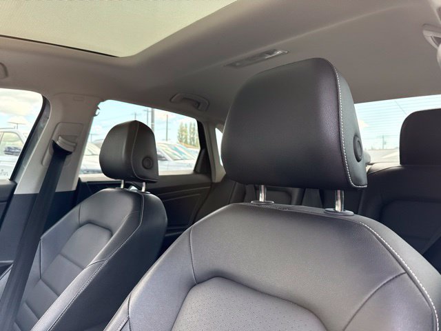 Used 2024 Volkswagen Jetta SE FWD image 23