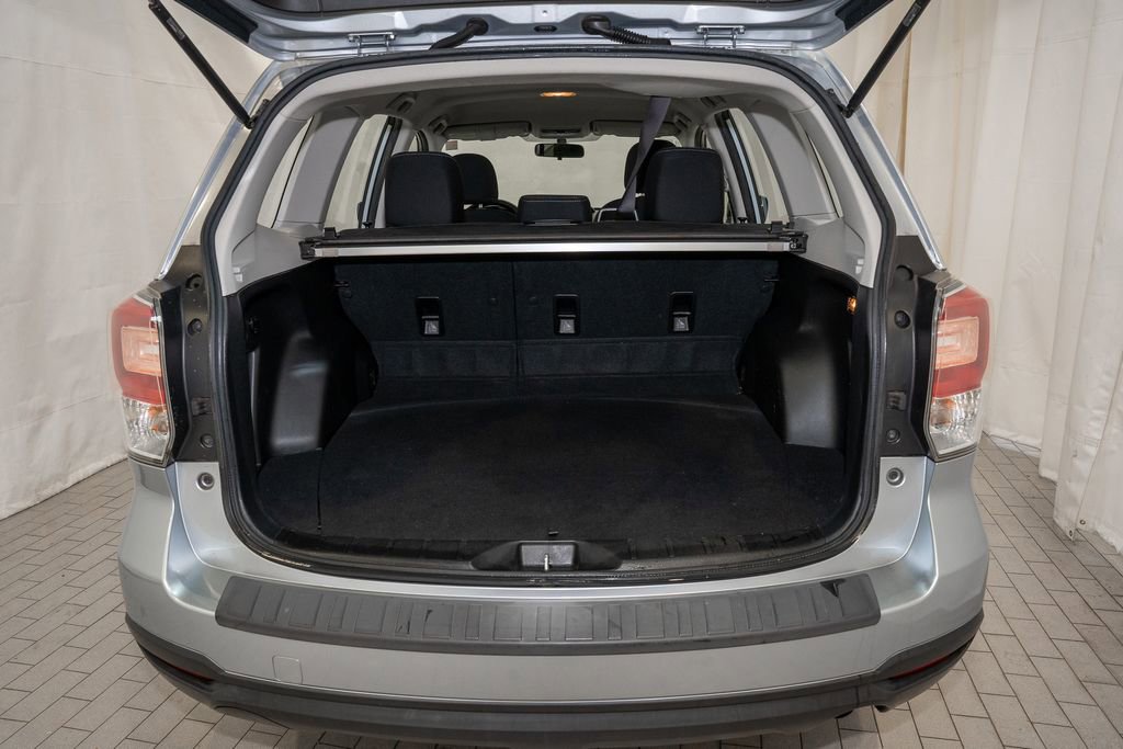 Used 2017 Subaru Forester 2.5i w/ Alloy Wheel Package image 6
