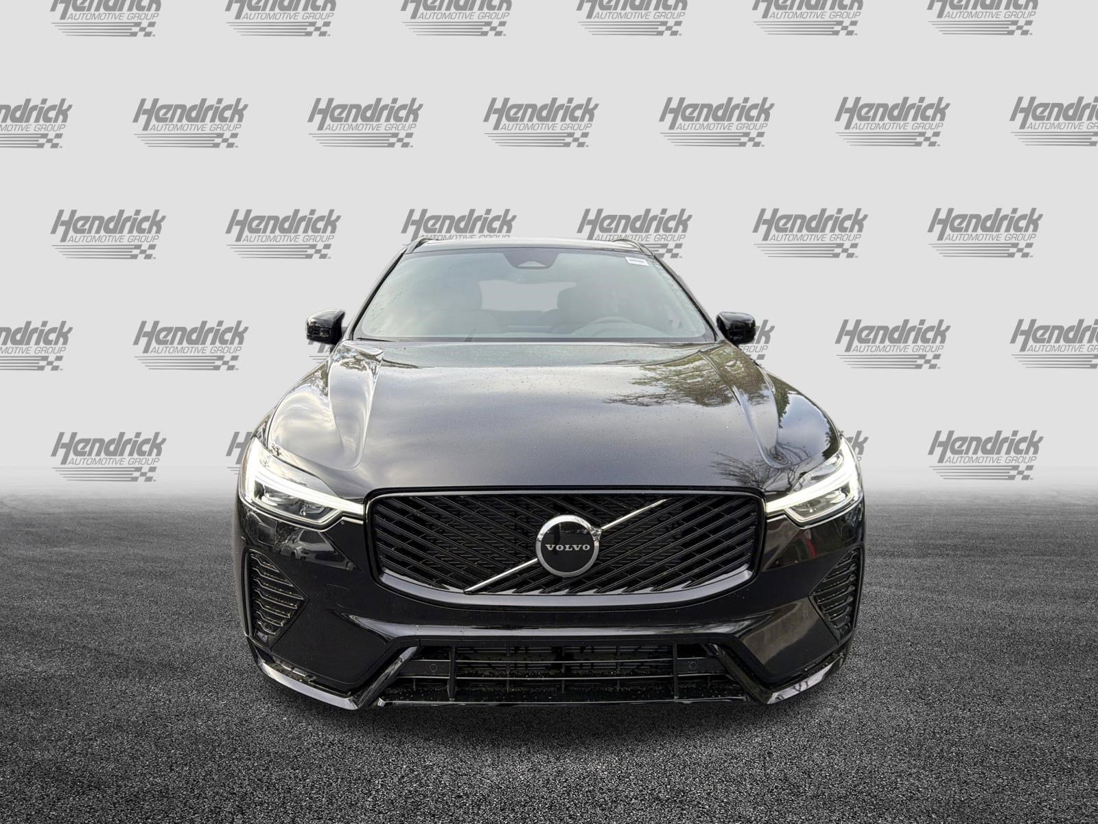 New 2026 Volvo XC60 B5 Core w/ Climate Package image 3