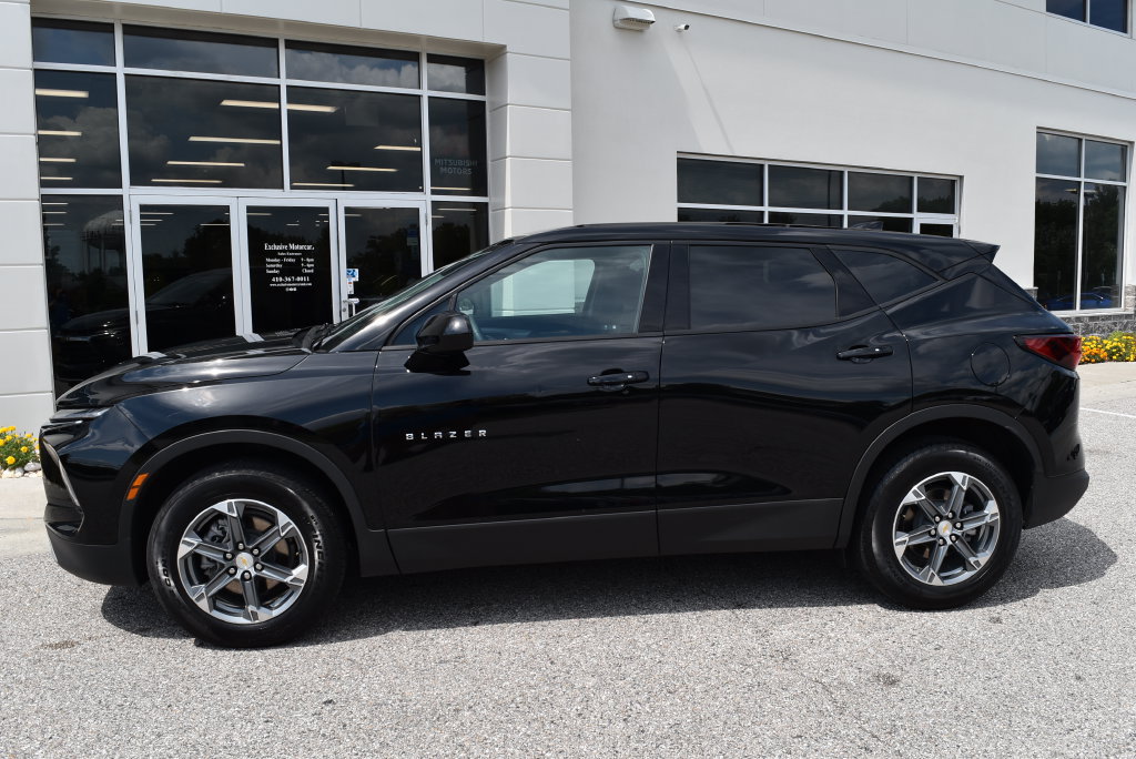 Used 2025 Chevrolet Blazer LT FWD image 4