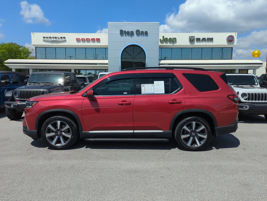 Used 2025 Honda Pilot Touring image 8