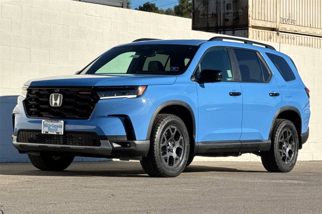 Certified 2024 Honda Pilot TrailSport image 11