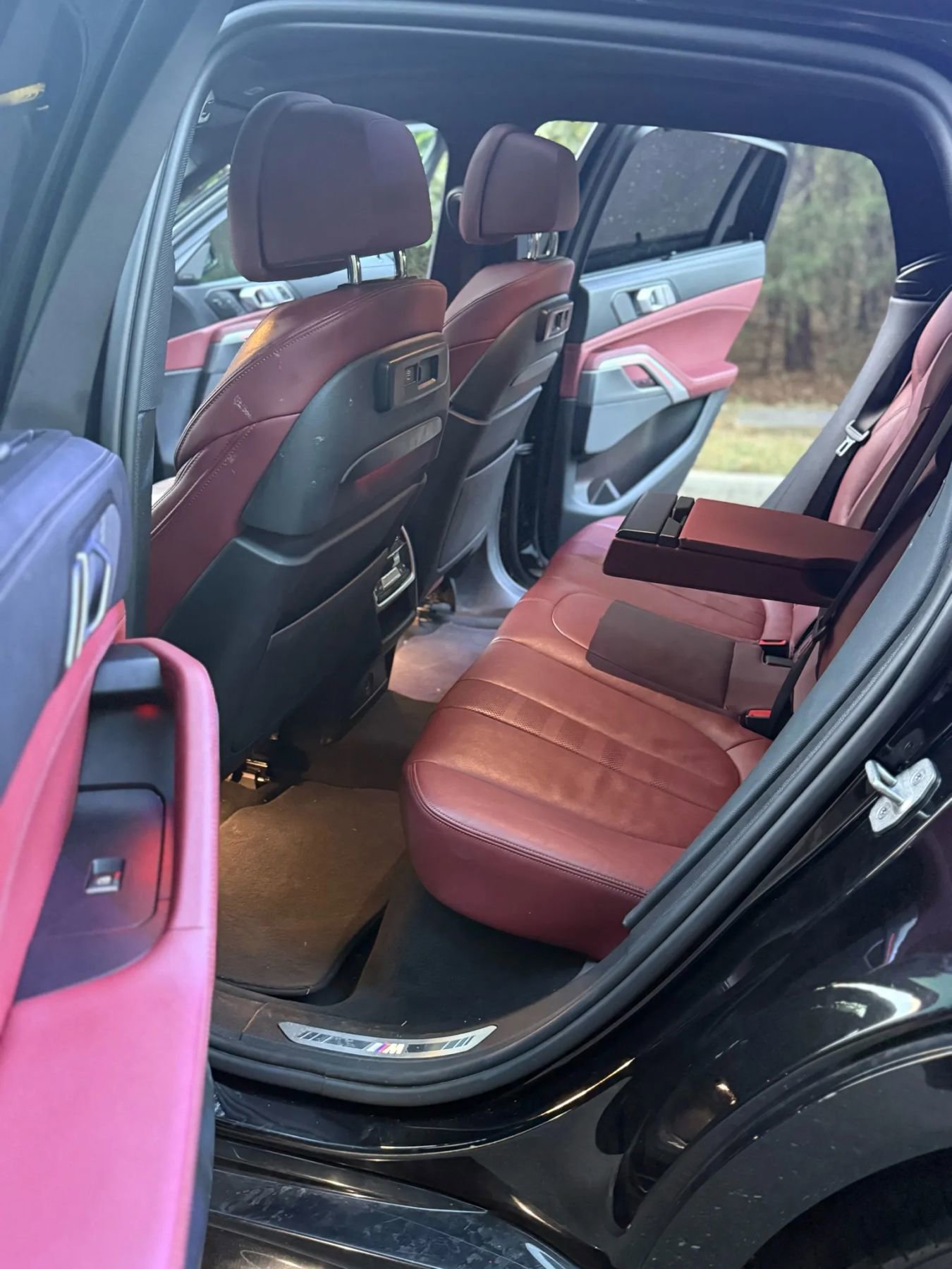 Used 2021 BMW X6 xDrive40i w/ Executive Package AWD/4WD image 14