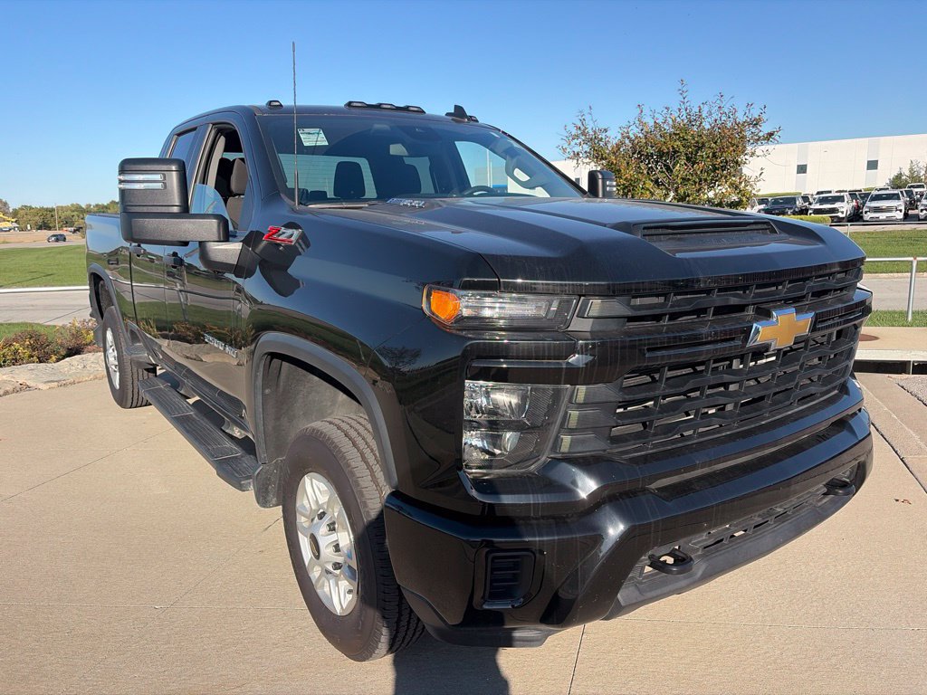 Used 2026 Chevrolet Silverado 2500 Custom w/ Custom Convenience Package AWD/4WD image 2