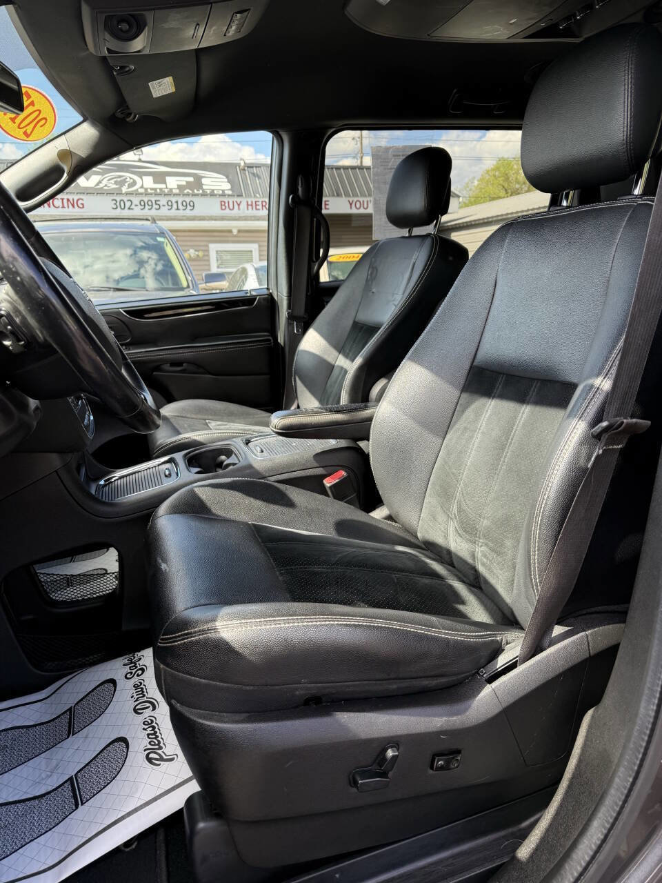 Used 2017 Dodge Grand Caravan SXT w/ Driver Convenience Group FWD image 9