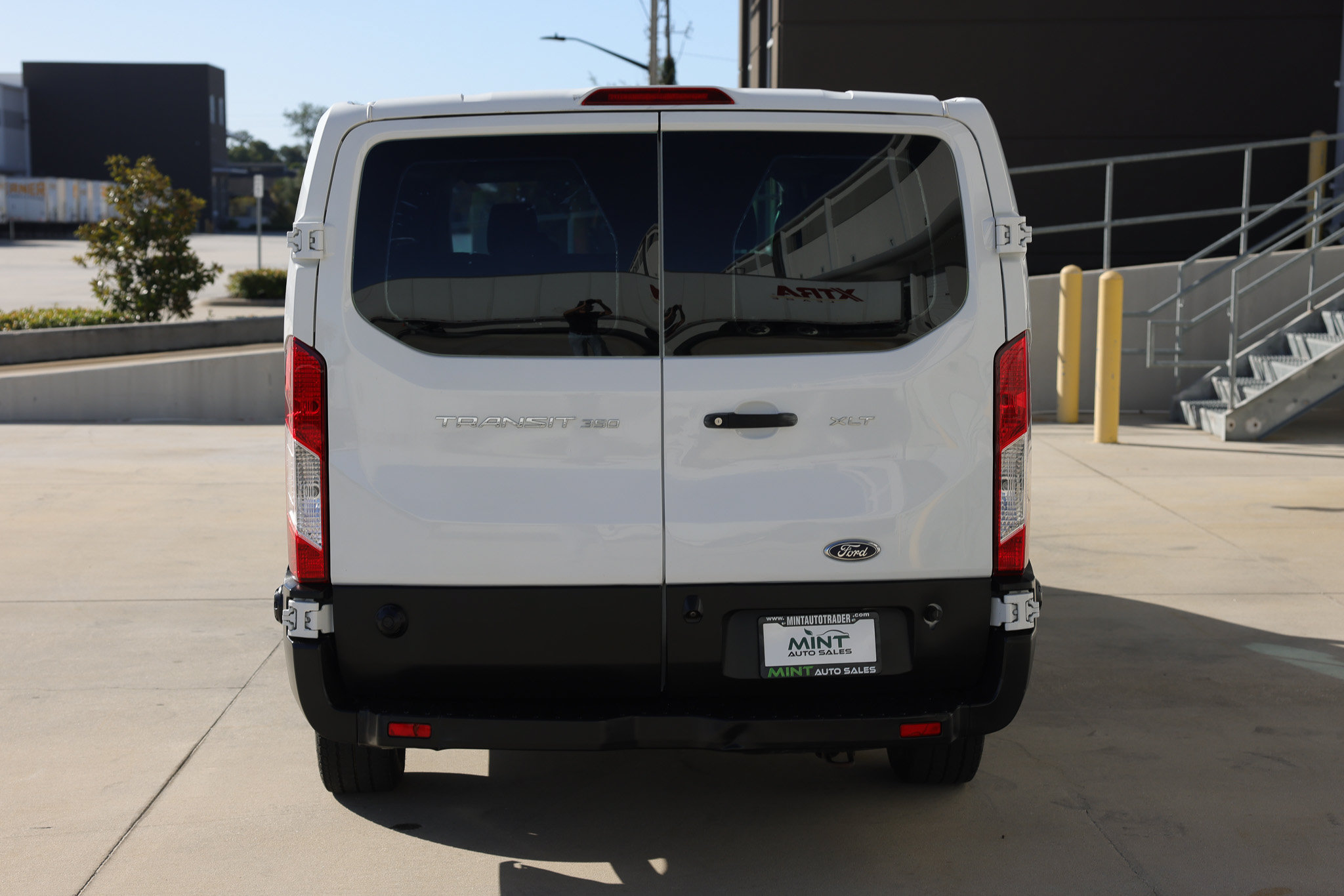Used 2019 Ford Transit 350 XLT RWD image 13