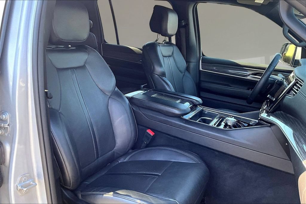 Used 2022 Jeep Wagoneer Series II AWD/4WD image 30