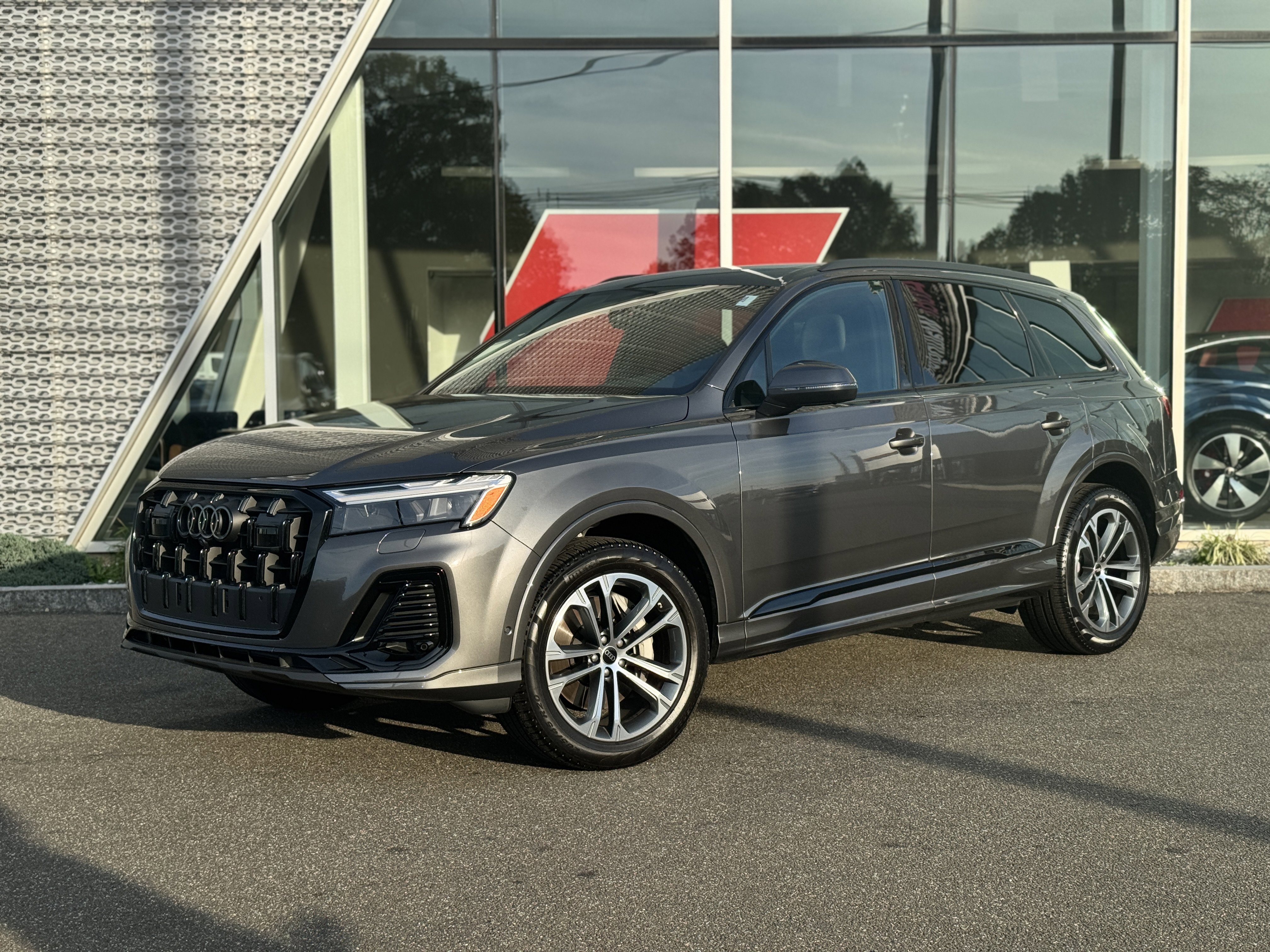 Certified 2025 Audi Q7 2.0T Premium w/ Convenience Plus Package