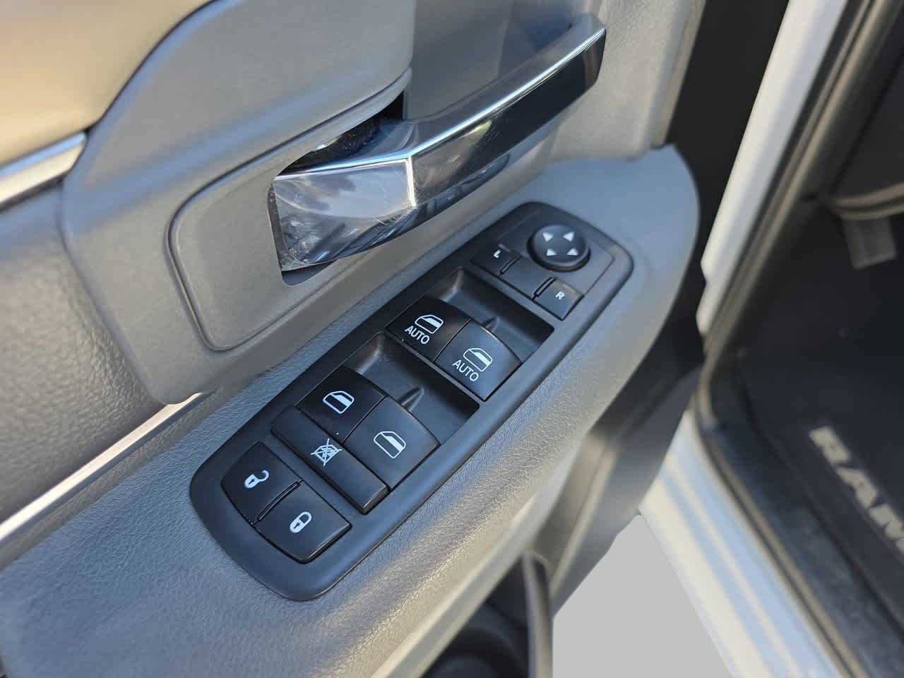 Used 2018 RAM 2500 Big Horn image 13