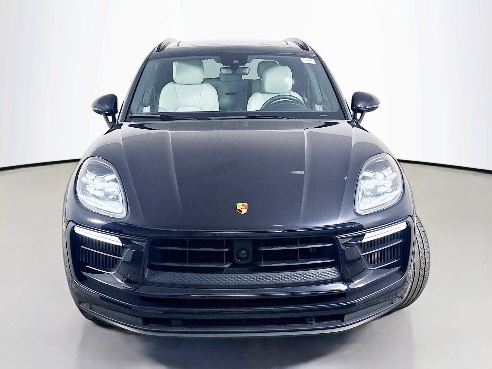 Used 2023 Porsche Macan S video 2