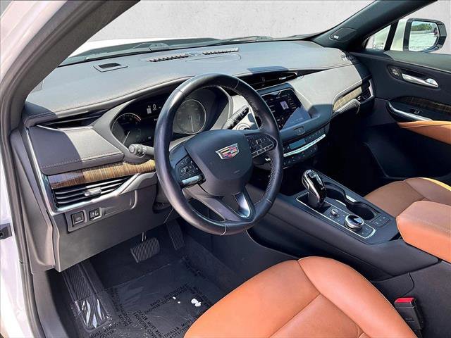 Used 2022 Cadillac XT4 Premium Luxury w/ Enhanced Visibility Package AWD/4WD image 14