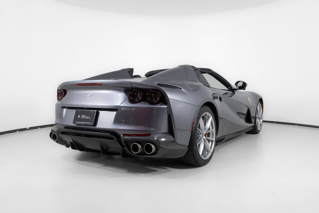 Used 2021 Ferrari 812 GTS RWD image 8