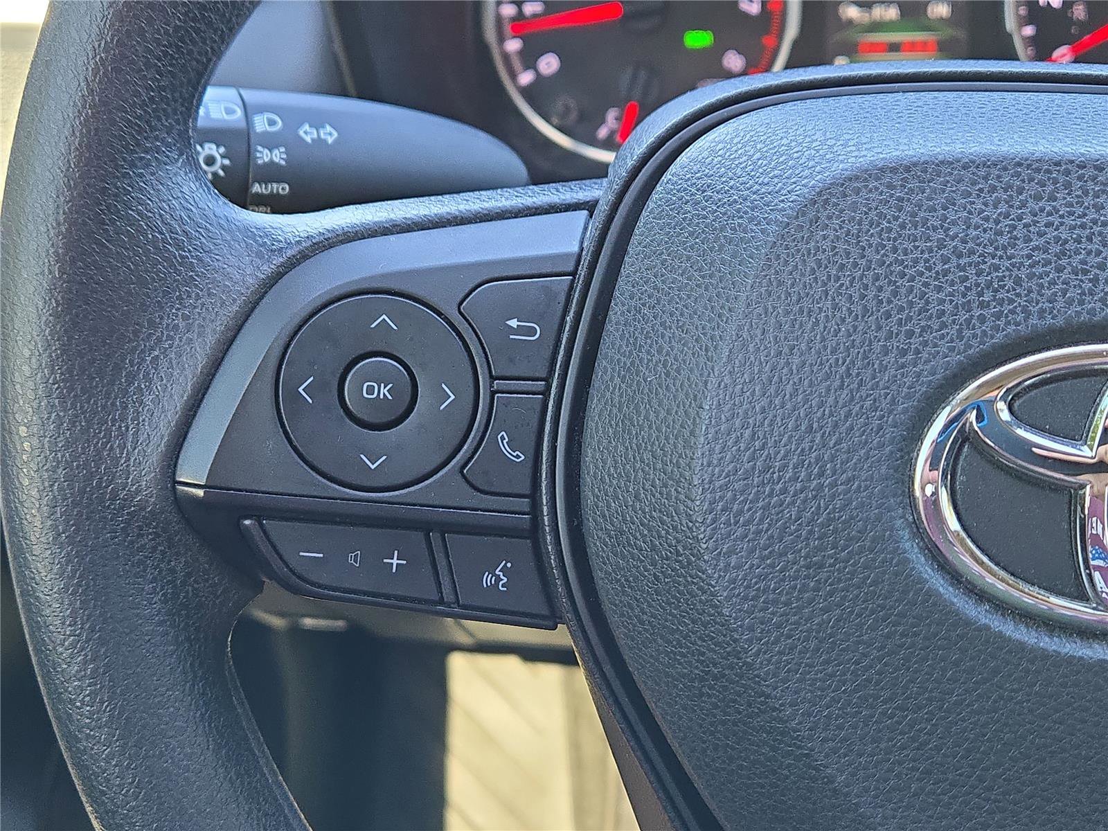 Used 2022 Toyota RAV4 XLE image 21