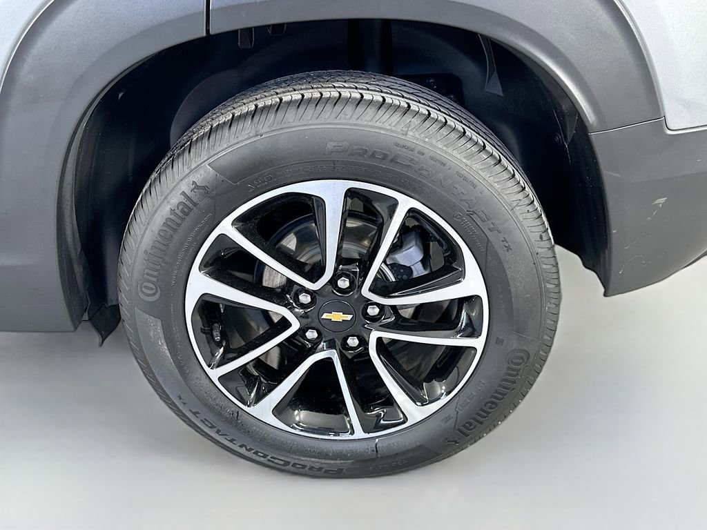 Used 2025 Chevrolet TrailBlazer LT AWD/4WD image 32