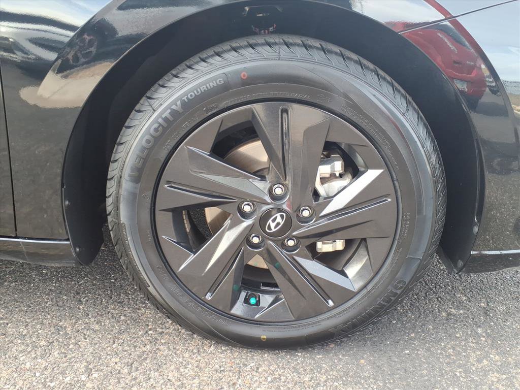 Certified 2023 Hyundai Elantra Blue image 9