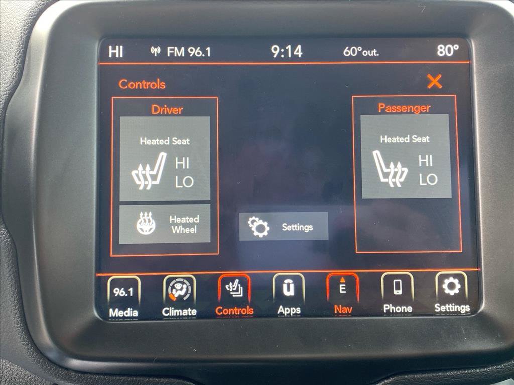 Certified 2023 Jeep Renegade Latitude w/ Premium Group AWD/4WD image 16