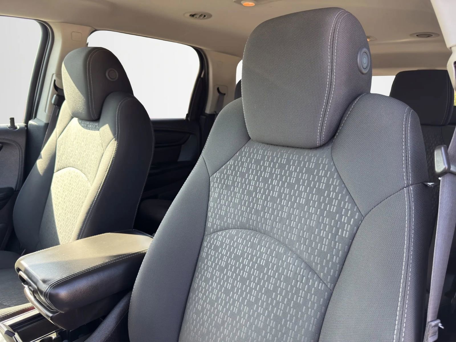 Used 2014 GMC Acadia SLE image 11