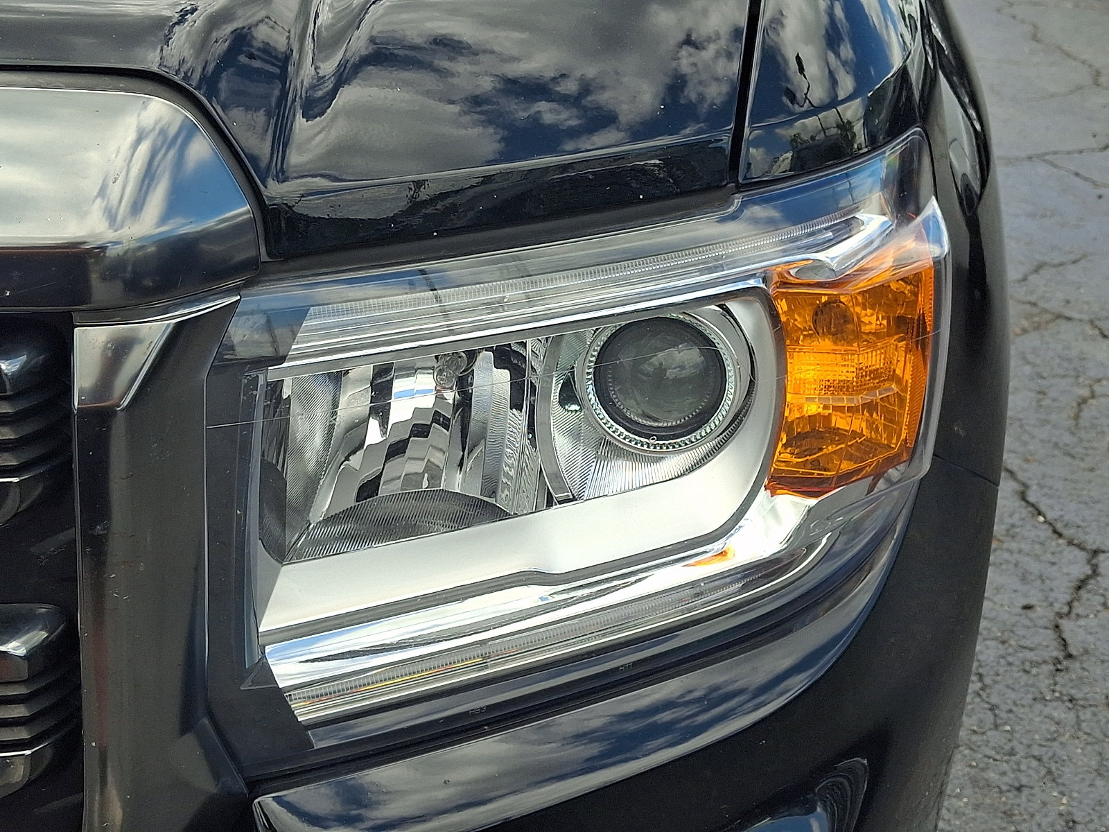 Used 2022 GMC Canyon AT4 w/ Driver Alert Package AWD/4WD image 9