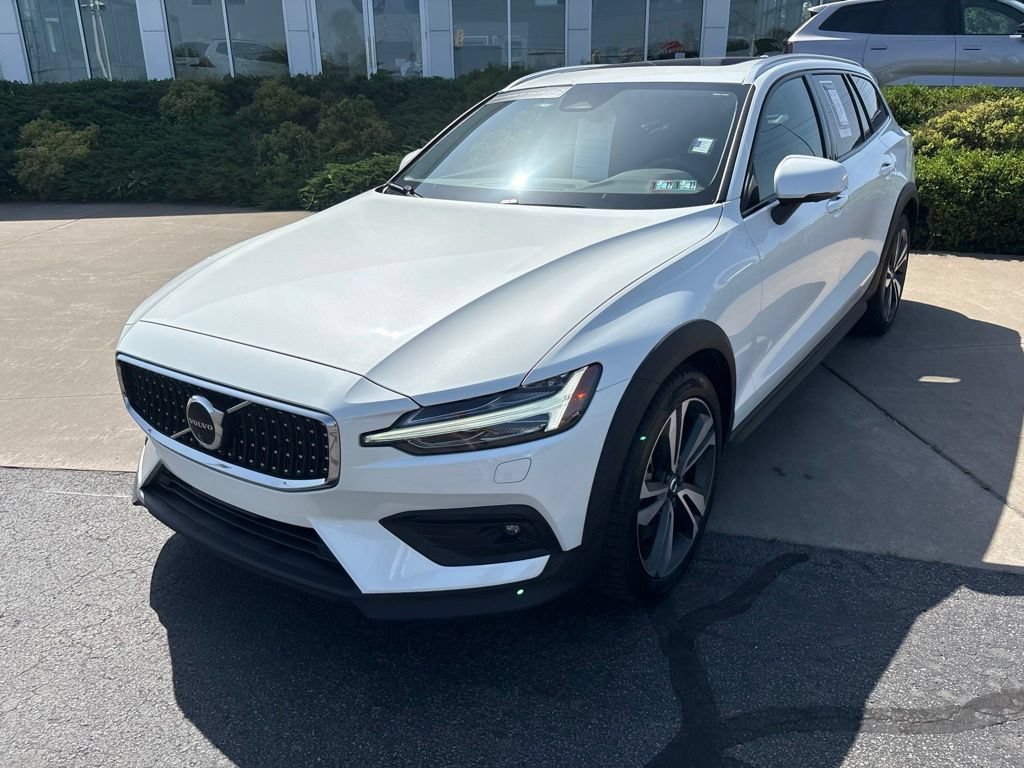 Certified 2024 Volvo V60 B5 Cross Country Plus w/ Protection Package Premier AWD/4WD image 2