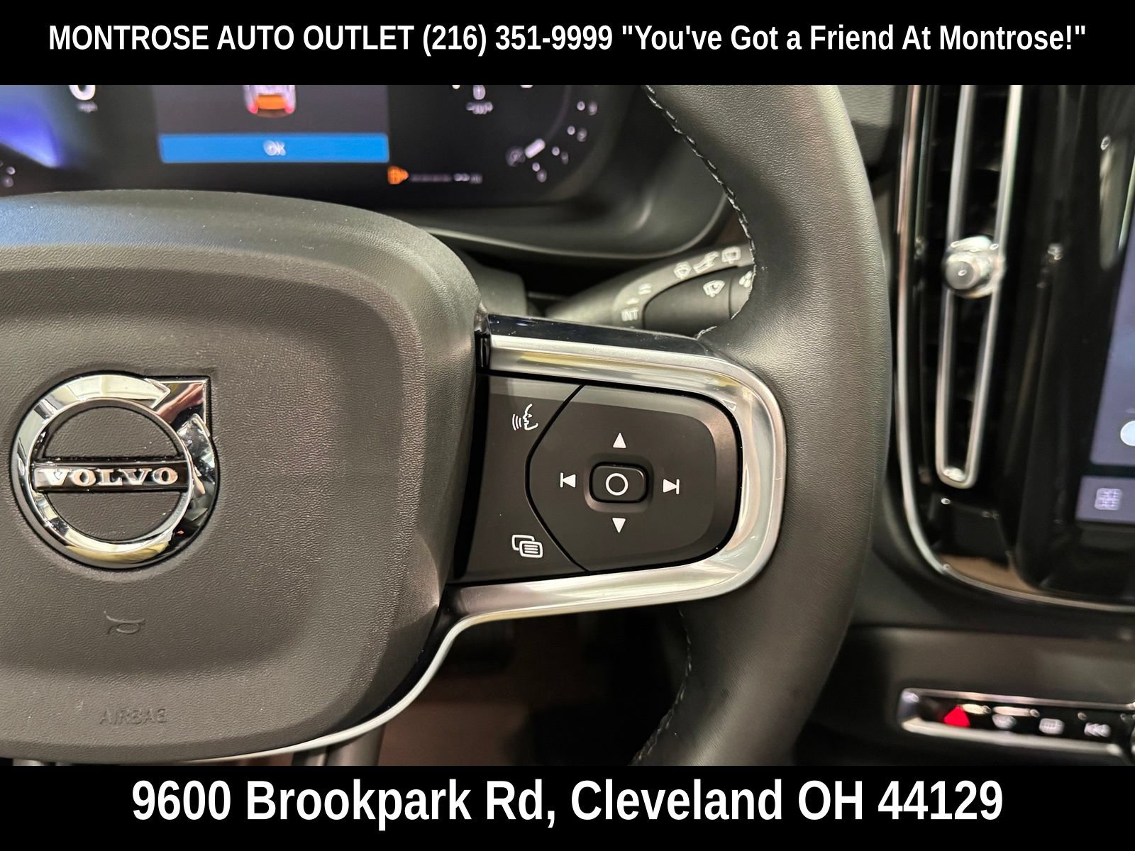 Certified 2023 Volvo XC40 B5 Plus w/ Protection Package Premier AWD/4WD image 23
