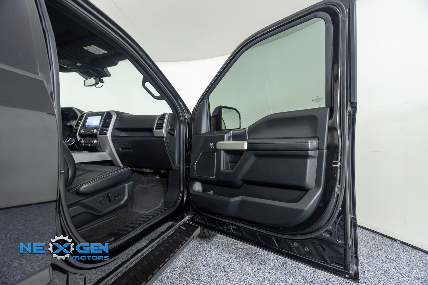 Used 2020 Ford F150 Lariat w/ Equipment Group 502A Luxury image 37