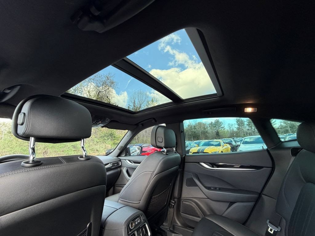 Used 2022 Maserati Levante Modena AWD/4WD image 28