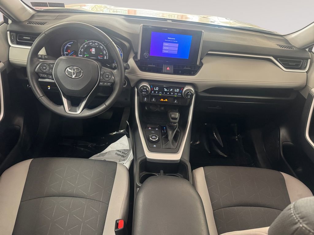 Used 2025 Toyota RAV4 XLE w/ Convenience Package image 10