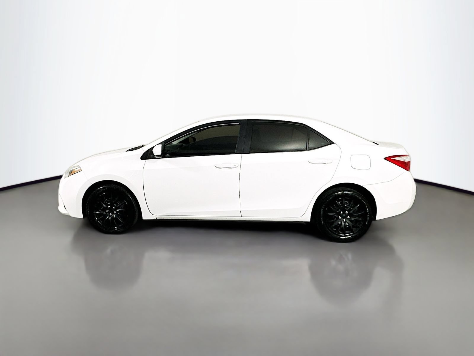 Used 2015 Toyota Corolla LE FWD image 5