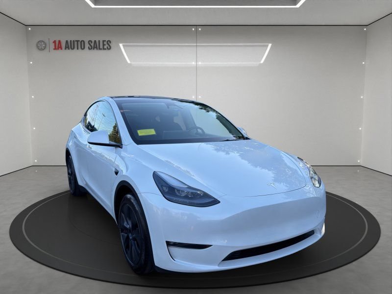 Used 2024 Tesla Model Y Long Range AWD/4WD image 7